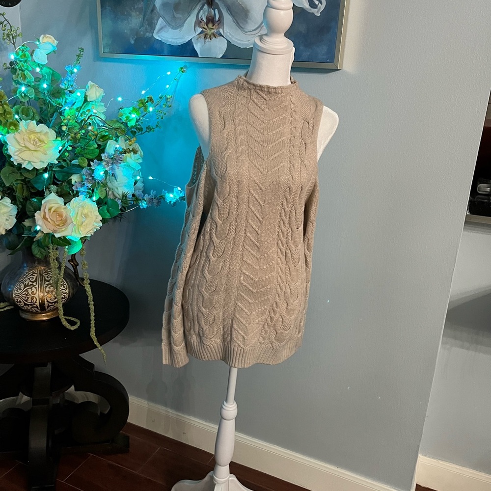 New York & company small size, cream dress.